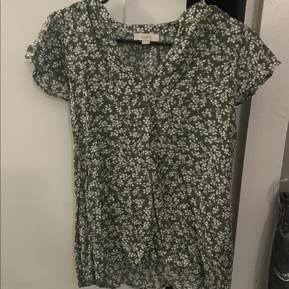 LOFT short sleeve green floral blouse- XS